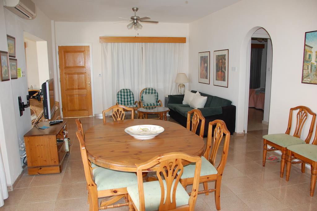Villa Chrysanthia Polis Pokoj fotografie