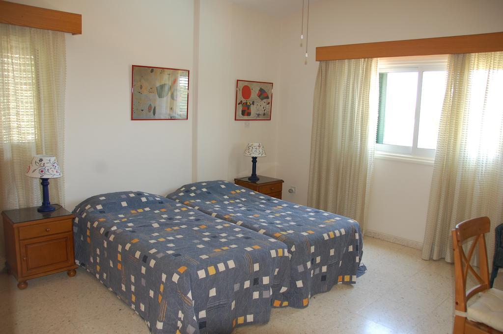 Villa Chrysanthia Polis Pokoj fotografie